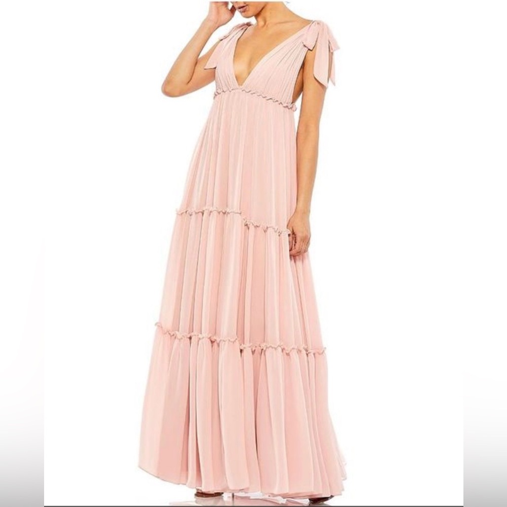 MAC DUGGAL Dress Size 4 Evening Gown NEW Blush Pink Tiered V-Neck Plunging Maxi